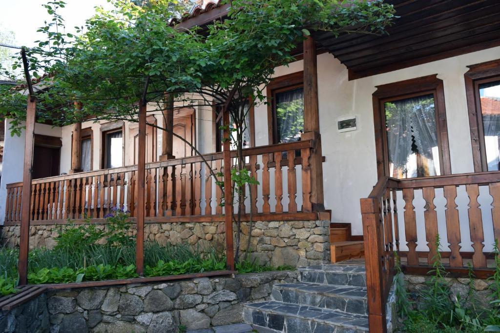 Гостоприемница Георги Kalofer Exterior photo